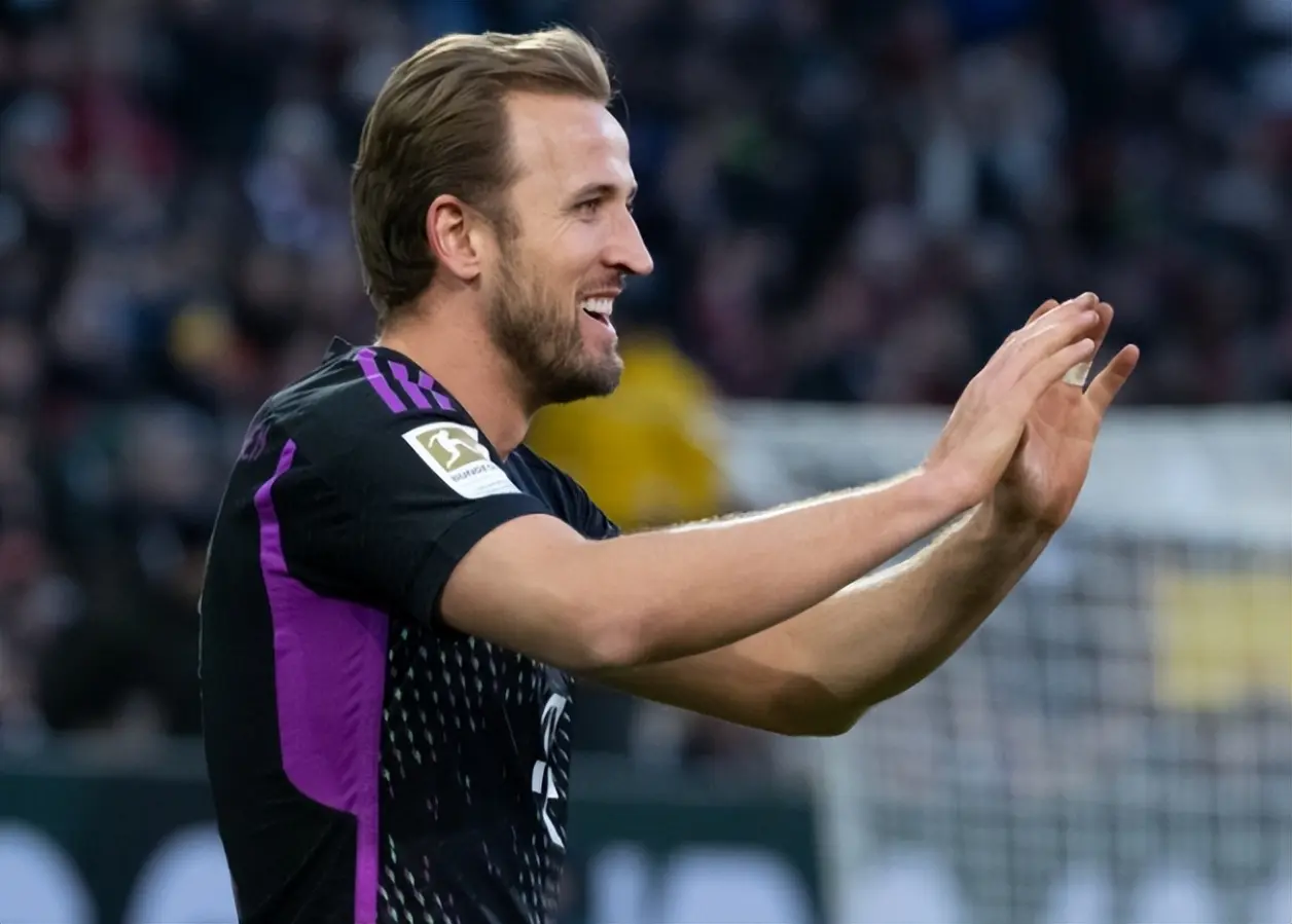 包含今晚门兴格拉德巴赫调整名单以备欧联，扳平良机环节打磨，悬念犹存，赛程密集仍需轮换的词条